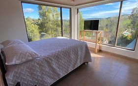 Habitación con baño privado en casa de campo ubicada en Santa Elena
